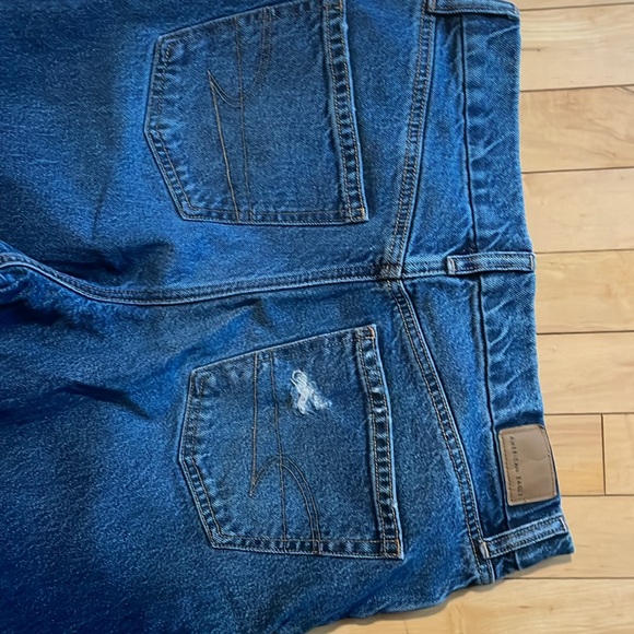 American Eagle Curvy 90s straight Size 10 Regular - Picture 3 of 5